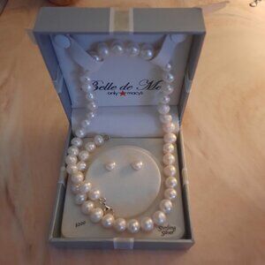 18 Inch Pearl Necklace and Earrings set
